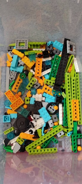 Lego Wedo 2.0 alkatrszek 