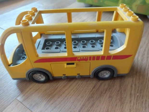 Lego busz elad