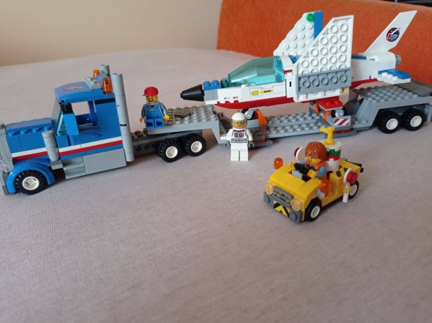Lego ptjtk replgp szllt 3 lego emberrel ksr kocsival