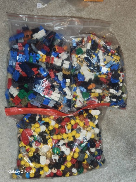 Lego eredeti figura csomag 420 db 