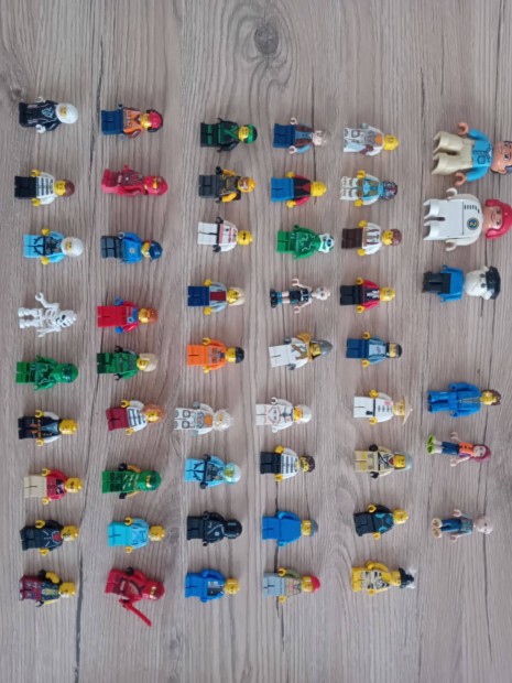 Lego figura csomag 51 db egyben