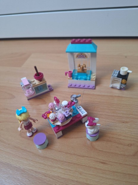 Lego friends Stephanie bartsg stije 41308