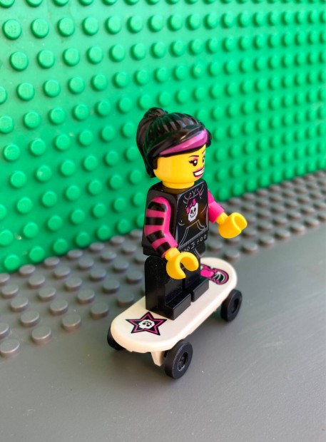 Lego grdeszks lny minifigura, Skater Girl - (col092h)