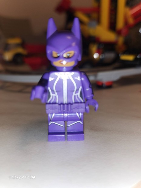 Lego lila Catwoman minifigura 