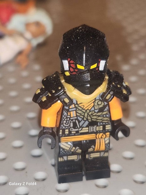 Lego ninjago Uj Cole minifigura 