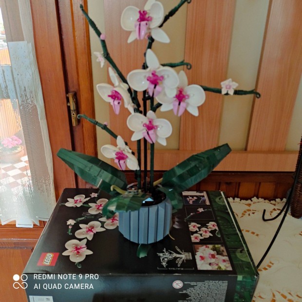 Lego orchidea