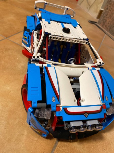 Lego rally aut 42077