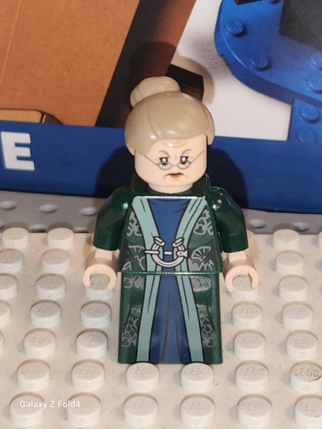 Lego szegny Meg Galgonya emlkre 