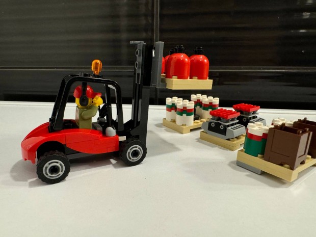 Lego targonca Lego targonca raklapokkal