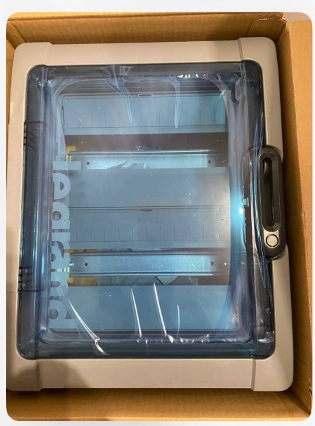 Legrand 2x12 modulos IP 65 lak�seloszt�