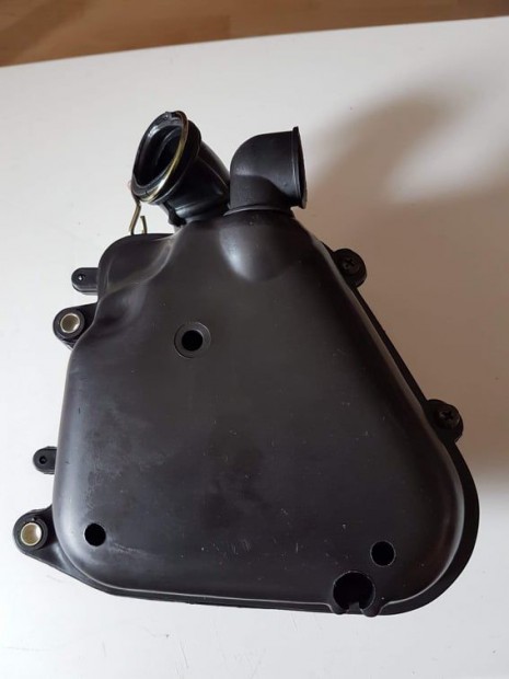 L�gsz�r�h�z minarelli blokkos robog�kra