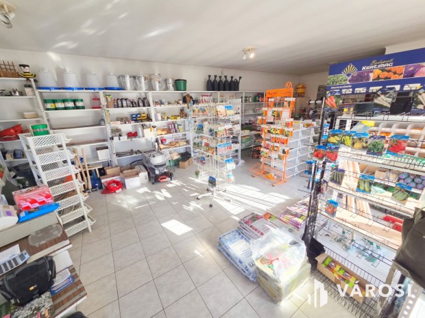 Lehet�s�gekben gazdag h�z R�ckeve k�zpontj�ban