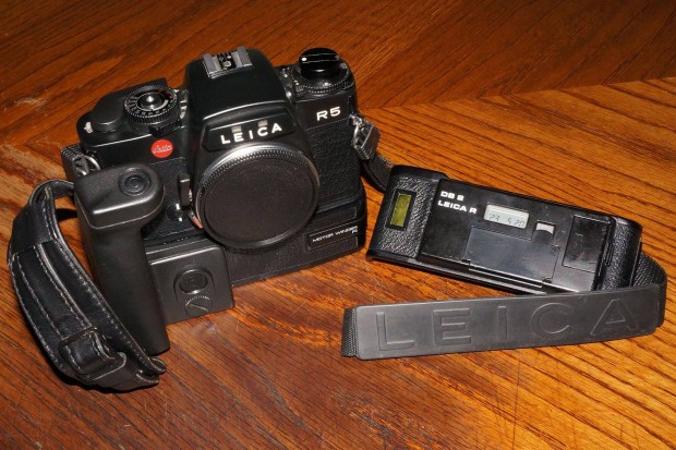 Leica R5 camera body + motor winder R + Data Back DB 2