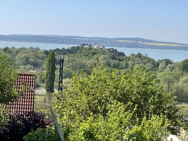 L�legzet el�ll�t� panor�m�s nyaral�, csendes zs�kutc�ban