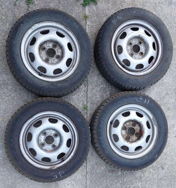 Lemez felni 155/70 R13 gumival 2es golf méret