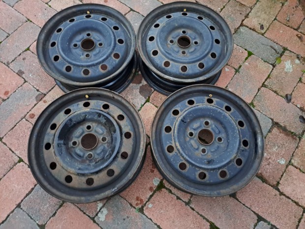 Lemezfelni 14" Toyota Yaris 1999 - 2005 tpushoz