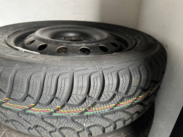 Lemezfelni + tli gumi 175/65 R15 84T Fulda Krystal