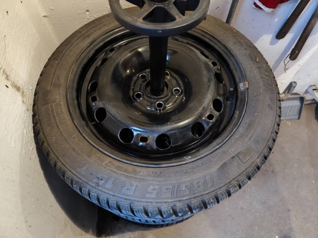 Lemezfelni, tligumival. 185/55 R15