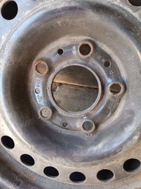 Lemezfelni dsztrcsval 5x120 R15