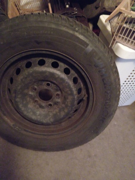 Lemezfelni tli abroncsokkal R16