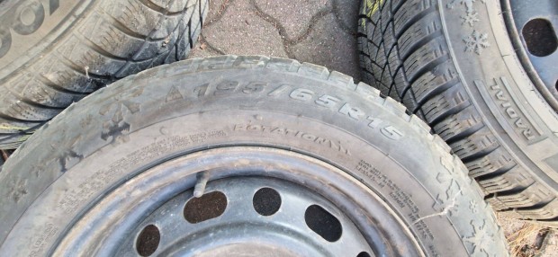 Lemezfelni téli gumival eladó