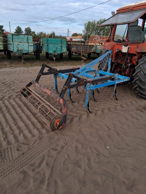 Lemken achart 3/7 tip 7 kapás gruber rögtörőhengerrel MTZ kategória