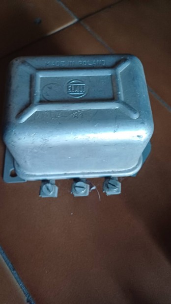 Lengyel feszltsg szablyoz 12V 
