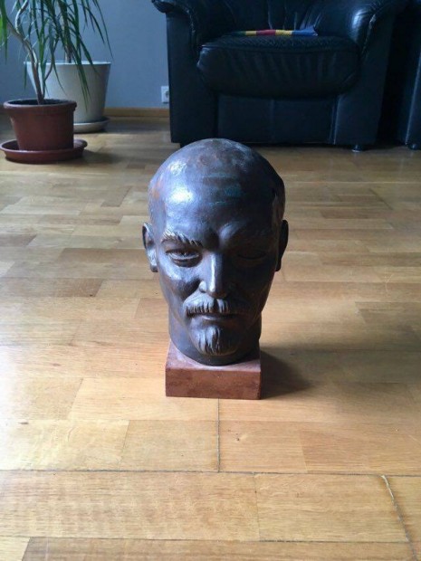 Lenin bronz szobor!