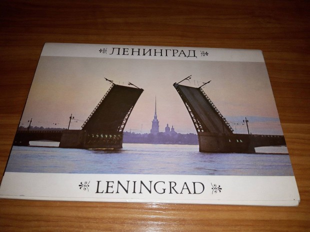Leningrad (orosz nyelv) 28 sznes kivehet lap paprmappban kiadvny