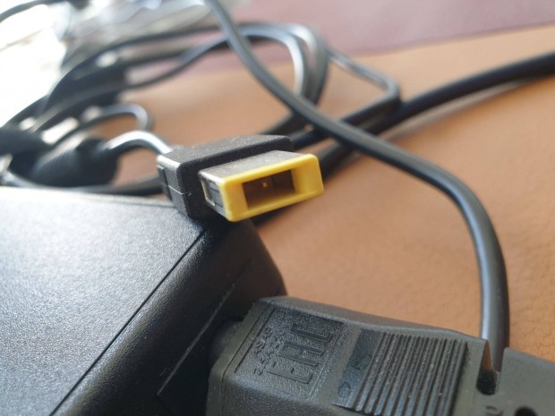 Lenovo 135W laptop tlt (adapter) - Gyri gyorstlt!