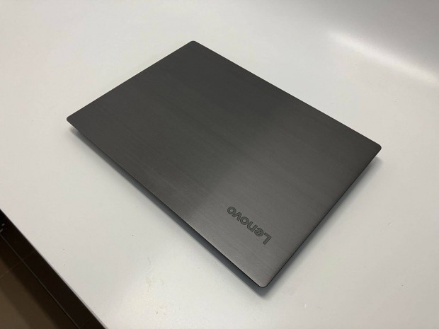 Lenovo 8.-generci Core i5 laptop W11