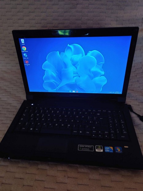 Lenovo B560 Laptop 15,6" ,Inte Core i3-M380 , 4GB RAM, 320GB HDD
