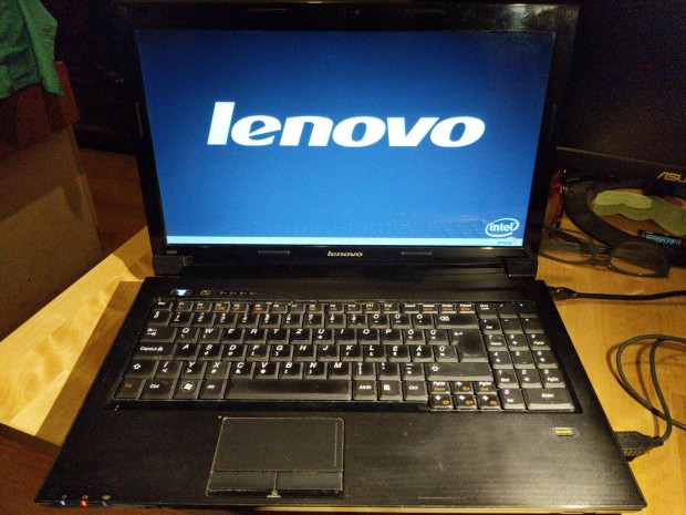 Lenovo B560 laptop