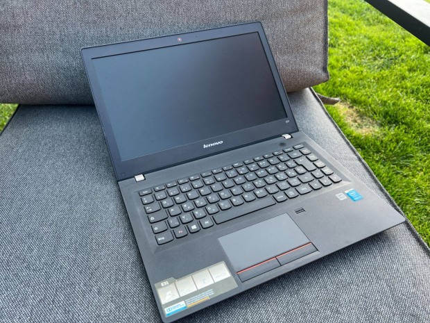 Lenovo E31-80 laptop - Core i5-6200u / 8GB RAM / 256GB SSD