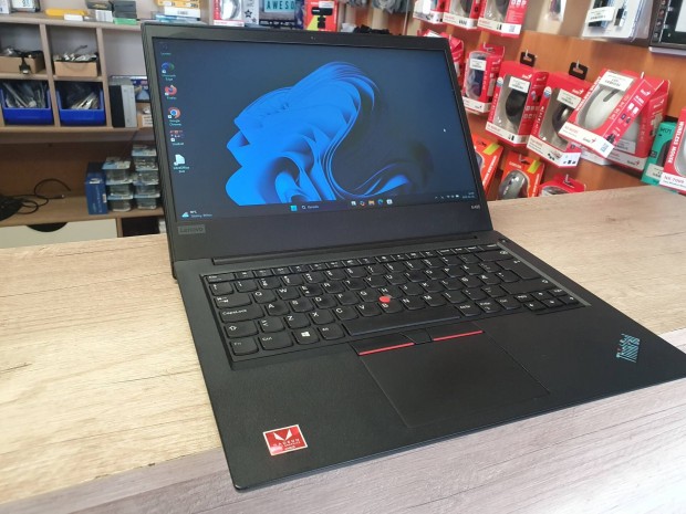 Lenovo E495 Ryzen 3 Radeon Vega 256Gb Nvme SSD