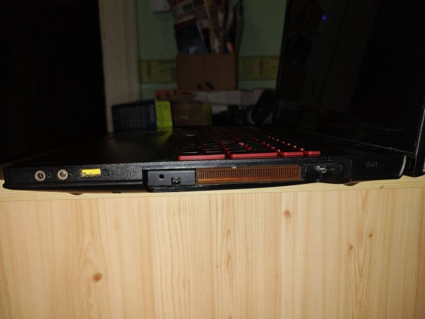 Lenovo Ideapad Y500 Gamer Laptop + Htventilltor Lehet Alkudni!