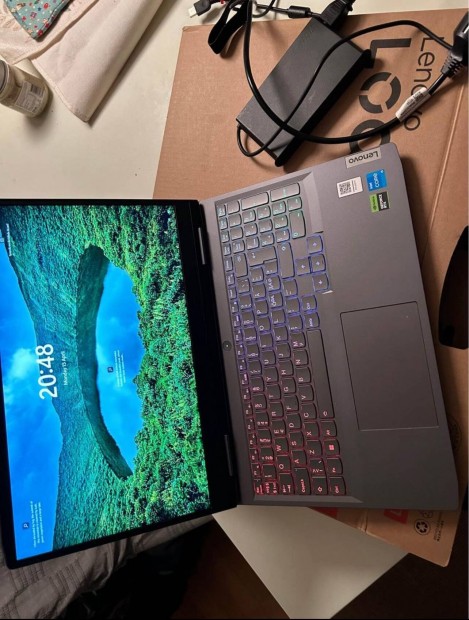 Lenovo LOQ 15IRH8 Gamer Laptop