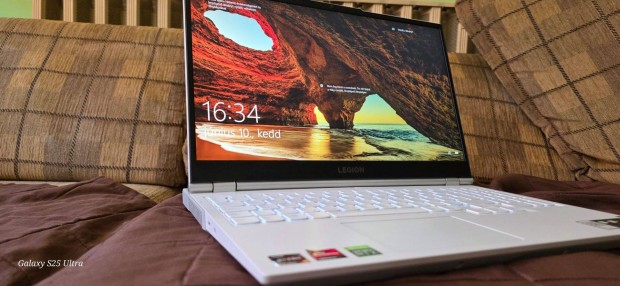 Lenovo Legion 5 gamer laptop + ajándékok