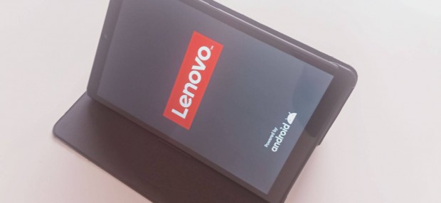 Lenovo M8 wifi tablet, llvnytokkal, vdvegflia, dobozban