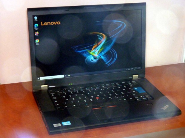 Lenovo T520 15.6" laptop (i5 8GB 128 SSD) 1 v garancival
