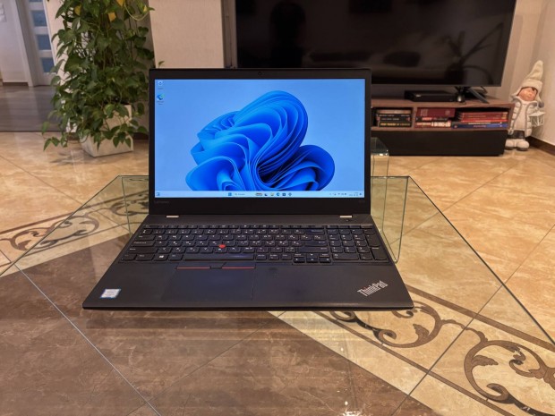 Lenovo T570 , I5 processzor, 12gb ran, 256 gb ssd, szp llapotban 