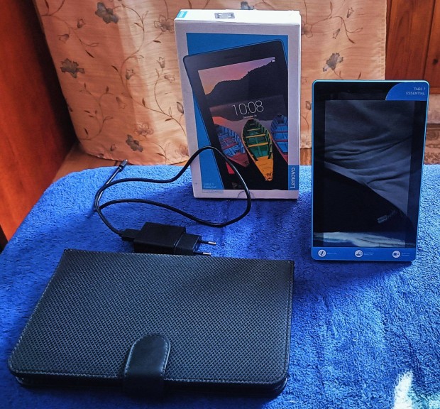 Lenovo TAB3 7 Essential 7" tablet magyar billentyzetes tokkal
