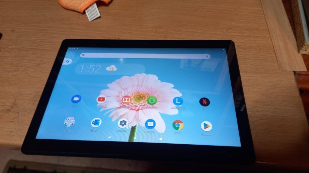 Lenovo TB-X505L tablet