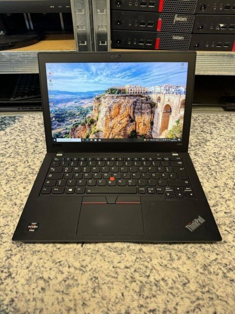 Lenovo Thinkpad A285 Ryzen 5 Pro laptop elad (8X2000Mhz, 8GB DDR4)