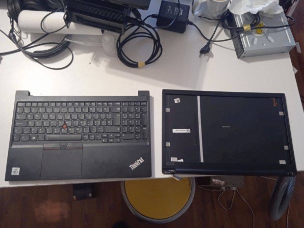 Lenovo Thinkpad E15 alkatrszek egyben akku Magyar bill stb 19.900ft