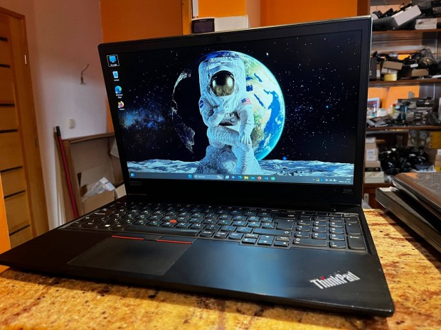 Lenovo Thinkpad E595 - Ryezn 5, 16GB, SSD, AMD Vega8 !