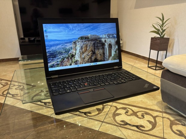 Lenovo Thinkpad L570 , 8 gb ram, 256 gb ssd, 3-4 órás aksi stb