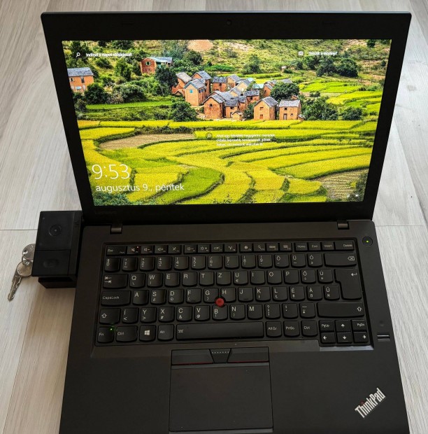 Lenovo Thinkpad T460 + dokkol