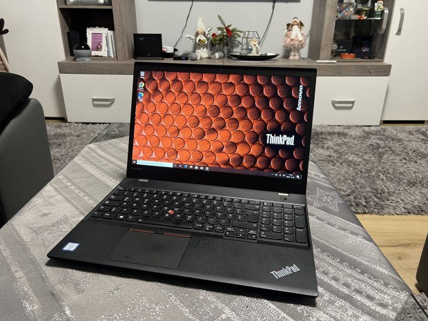 Lenovo Thinkpad T570 Fhdips Erintkijelz Laptop i5 6g 8 GB 256 SSD