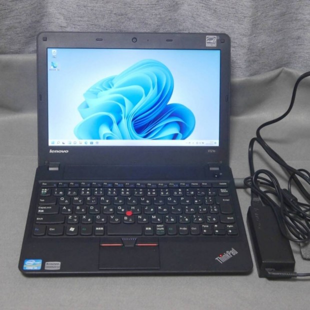 LenovoThinkpad X121E i5-3350M/8GB/120SSD/Win10 P notebook tltvel